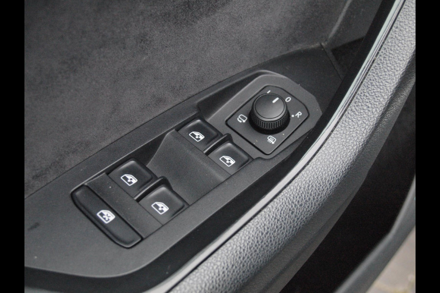 Škoda Kodiaq 1.5 TSI Sportline Business 7p. | Apple Carplay | Camera | Cruise Control | Canton | Trekhaak |