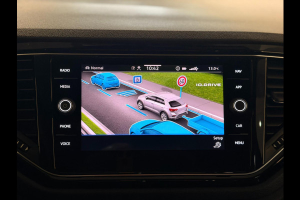 Volkswagen T-Roc 2.0 TSI 4Motion R 300PK Pano|Beats|Camera|Blind|ACC|Trekhaak|Virtual