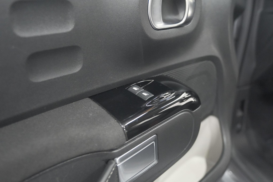 Citroën C3 PureTech 110 EAT6 Max | Parkeersensoren | Apple Carplay | 16 Inch Lichtmetalen Velgen