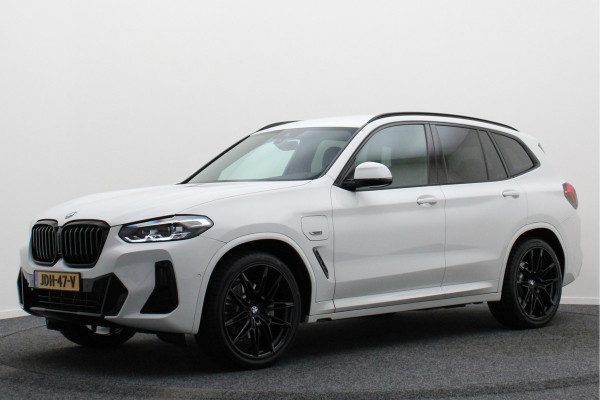 BMW X3 xDrive30e High Executive M-pakket Leer, Stoelverwarming, Camera, Cruise, Apple Carplay, LED, DAB, 21''