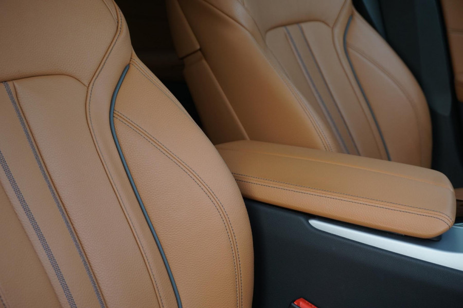 BMW 5 Serie Touring 530e xDrive Business Edition Plus/Laser Led/Leer/ Origineel Nederlands