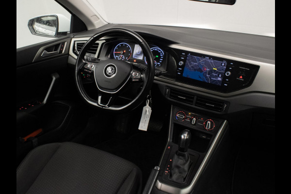 Volkswagen Polo 1.0 TSI Sport (APPLE CARPLAY,NAVI,CRUISE,PDC,CAMERA,SPORTSTOELEN,GETINT,CLIMATE,NETTESTAAT)
