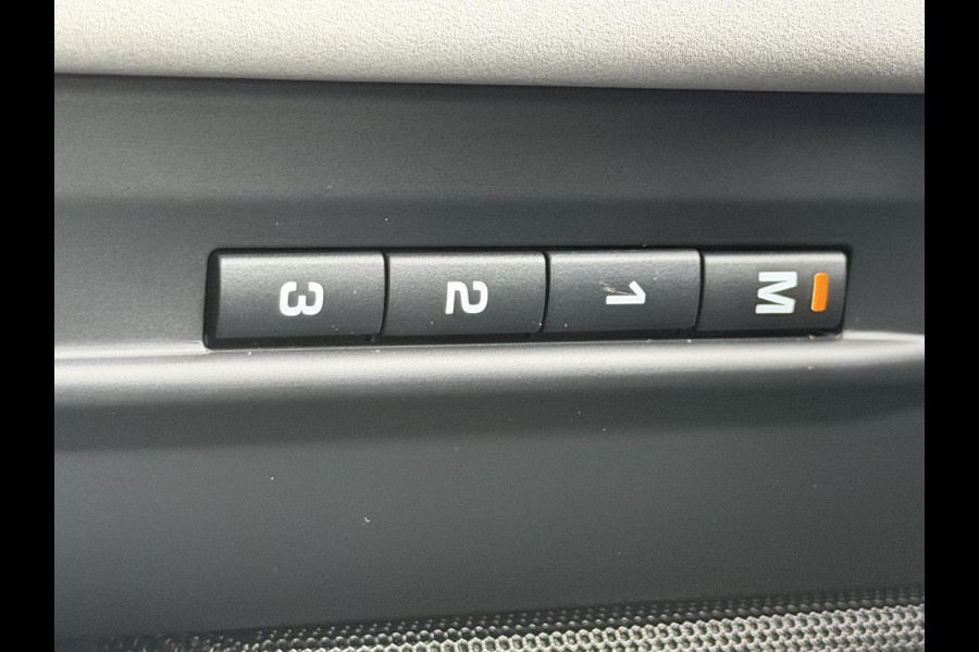Land Rover Range Rover Evoque 1.5 P300e AWD R-Dynamic SE |Schuif/Kantel dak|Meridian|Memory|ACC|Winterpakket|Trekhaak