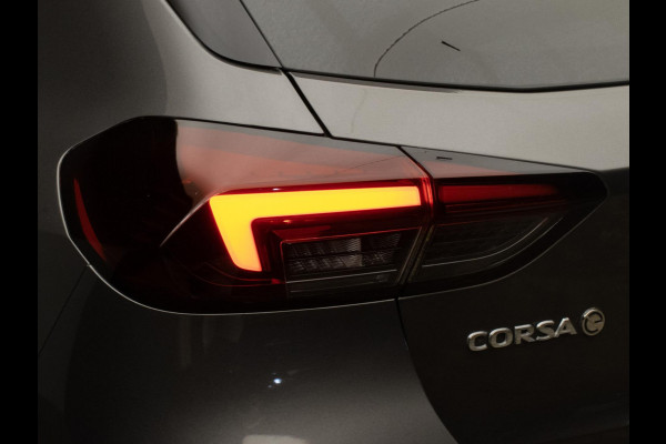 Opel CORSA-E GS Line 50 kWh Sport (APPLE CARPLAY,NAVI,DIGITALE COCKPIT,CRUISE,SPORTSTOELEN,CAMERA,GETINT,NETTESTAAT)