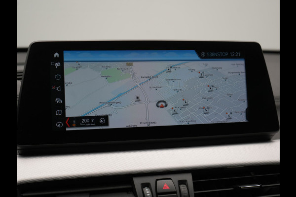 BMW X1 xDrive25e M Sport Plug In Hybrid Storm Bay Metallic 221pk Dealer O.H. PHEV | Panodak | Head Up | Adaptive Cruise | Camera | Stoelen & Stuur Verwarmd | Sfeerverlichting | Keyless | Navigatie | 19"L.M | DAB |