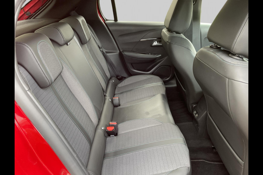 Peugeot 208 1.2 PureTech Blue Lease Allure | Two-tone | Apple Carplay & Android auto