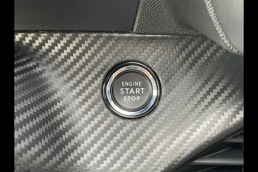 Peugeot 208 1.2 PureTech Blue Lease Allure | Two-tone | Apple Carplay & Android auto