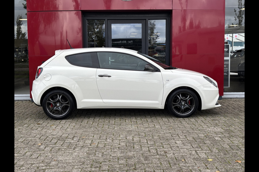 Alfa Romeo MiTo TwinAir 105PK | 17" velgen | Carbon aankleding | parkeersensoren achter