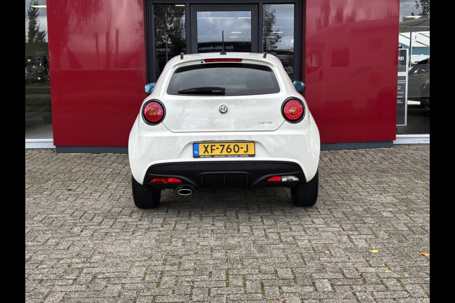 Alfa Romeo MiTo TwinAir 105PK | 17" velgen | Carbon aankleding | parkeersensoren achter