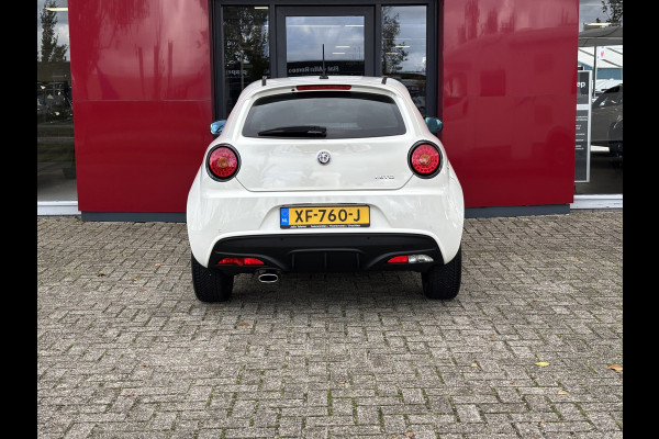 Alfa Romeo MiTo TwinAir 105PK | 17" velgen | Carbon aankleding | parkeersensoren achter