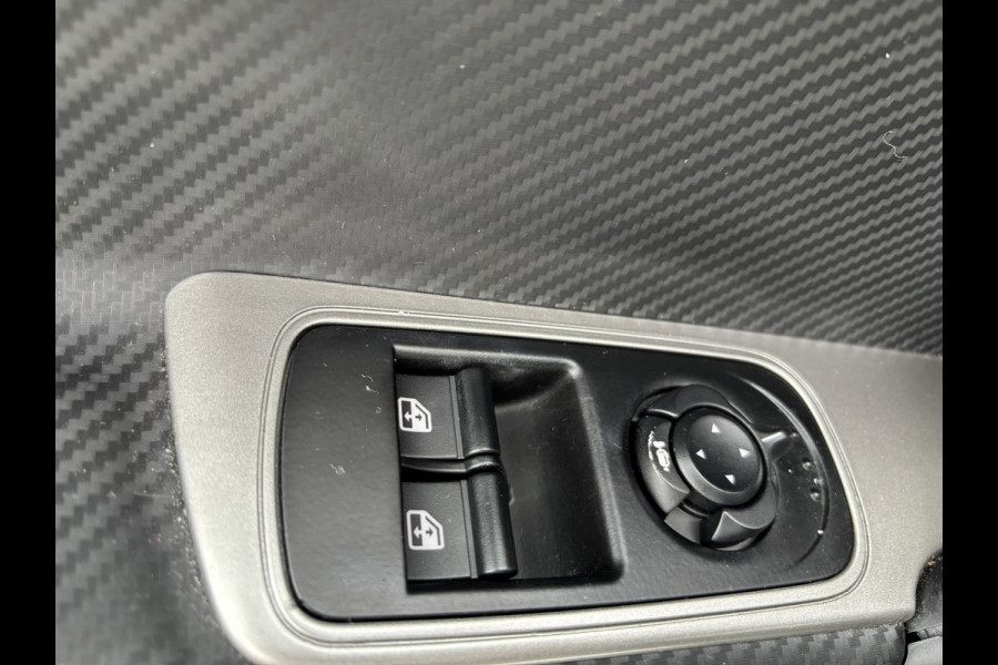 Alfa Romeo MiTo TwinAir 105PK | 17" velgen | Carbon aankleding | parkeersensoren achter