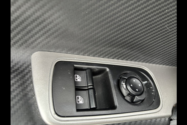 Alfa Romeo MiTo TwinAir 105PK | 17" velgen | Carbon aankleding | parkeersensoren achter