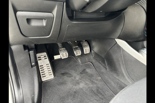 Alfa Romeo MiTo TwinAir 105PK | 17" velgen | Carbon aankleding | parkeersensoren achter