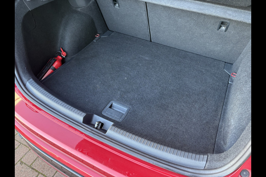 Volkswagen Taigo 1.0 TSi DSG R-Line Business SCHUIFDAK/KEYLESS/CAMERA/18INCH/DODEHOEK/ADAPT.CRUISE