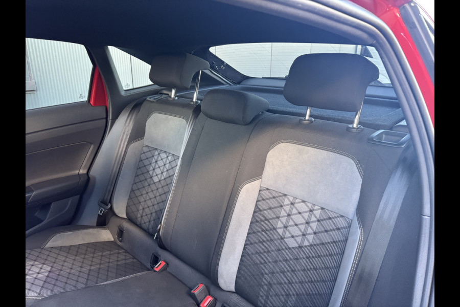 Volkswagen Taigo 1.0 TSi DSG R-Line Business SCHUIFDAK/KEYLESS/CAMERA/18INCH/DODEHOEK/ADAPT.CRUISE