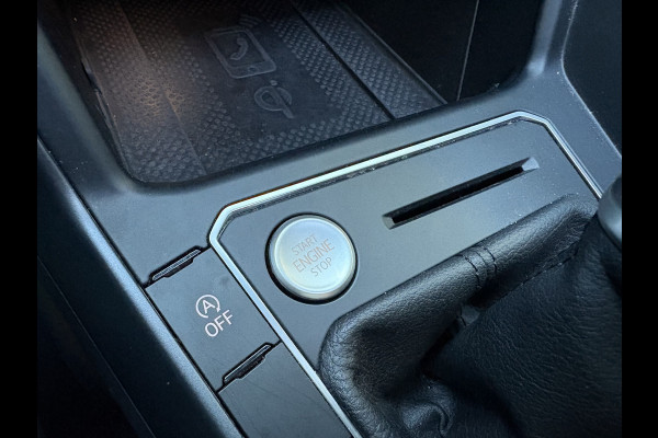 Volkswagen Taigo 1.0 TSi DSG R-Line Business SCHUIFDAK/KEYLESS/CAMERA/18INCH/DODEHOEK/ADAPT.CRUISE