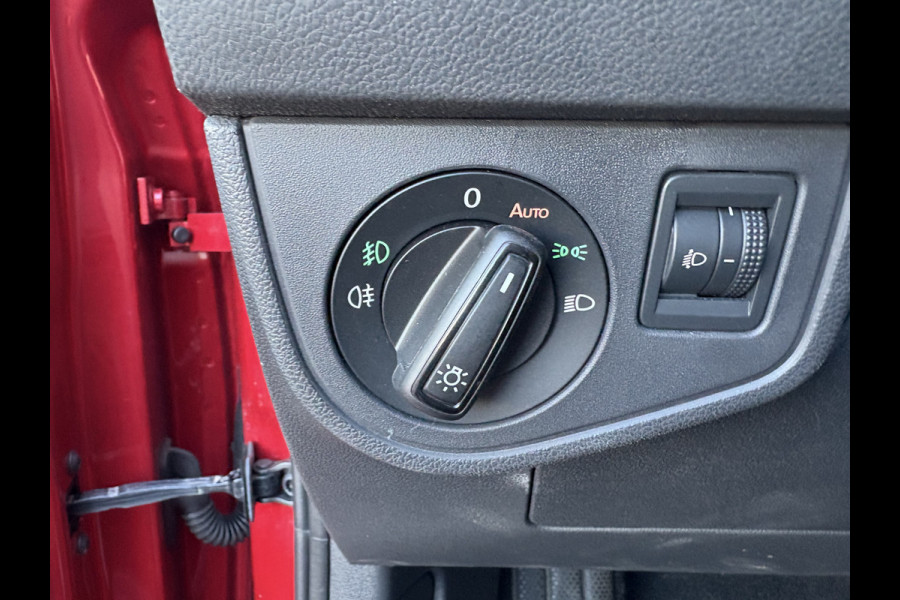 Volkswagen Taigo 1.0 TSi DSG R-Line Business SCHUIFDAK/KEYLESS/CAMERA/18INCH/DODEHOEK/ADAPT.CRUISE