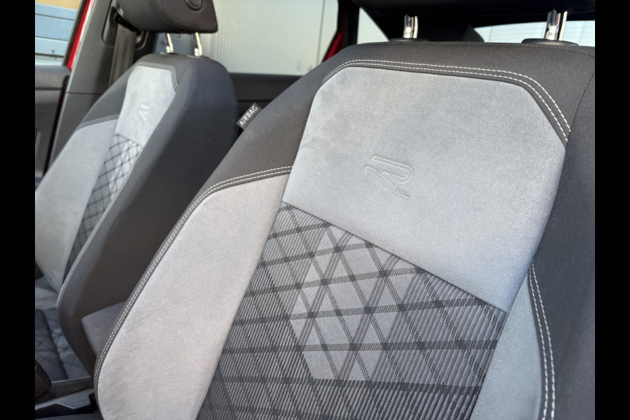 Volkswagen Taigo 1.0 TSi DSG R-Line Business SCHUIFDAK/KEYLESS/CAMERA/18INCH/DODEHOEK/ADAPT.CRUISE