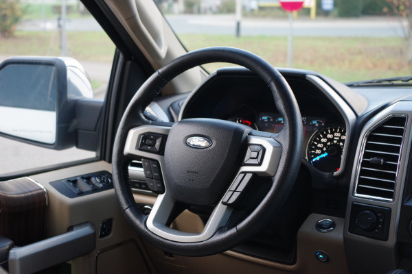 Ford USA F-150 3.5 V6 Ecoboost 370 PK SuperCrew, Trekhaak, Panoramadak, Stoelkoeling + -Verwarming, Leder
