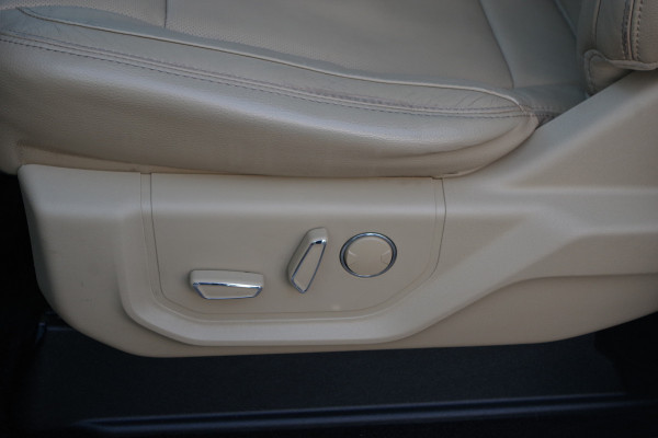 Ford USA F-150 3.5 V6 Ecoboost 370 PK SuperCrew, Trekhaak, Panoramadak, Stoelkoeling + -Verwarming, Leder