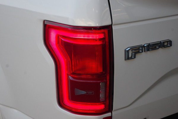Ford USA F-150 3.5 V6 Ecoboost 370 PK SuperCrew, Trekhaak, Panoramadak, Stoelkoeling + -Verwarming, Leder