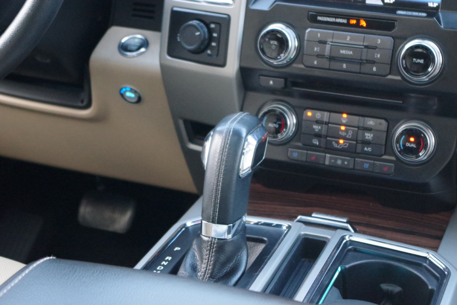 Ford USA F-150 3.5 V6 Ecoboost 370 PK SuperCrew, Trekhaak, Panoramadak, Stoelkoeling + -Verwarming, Leder