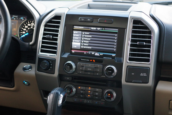 Ford USA F-150 3.5 V6 Ecoboost 370 PK SuperCrew, Trekhaak, Panoramadak, Stoelkoeling + -Verwarming, Leder