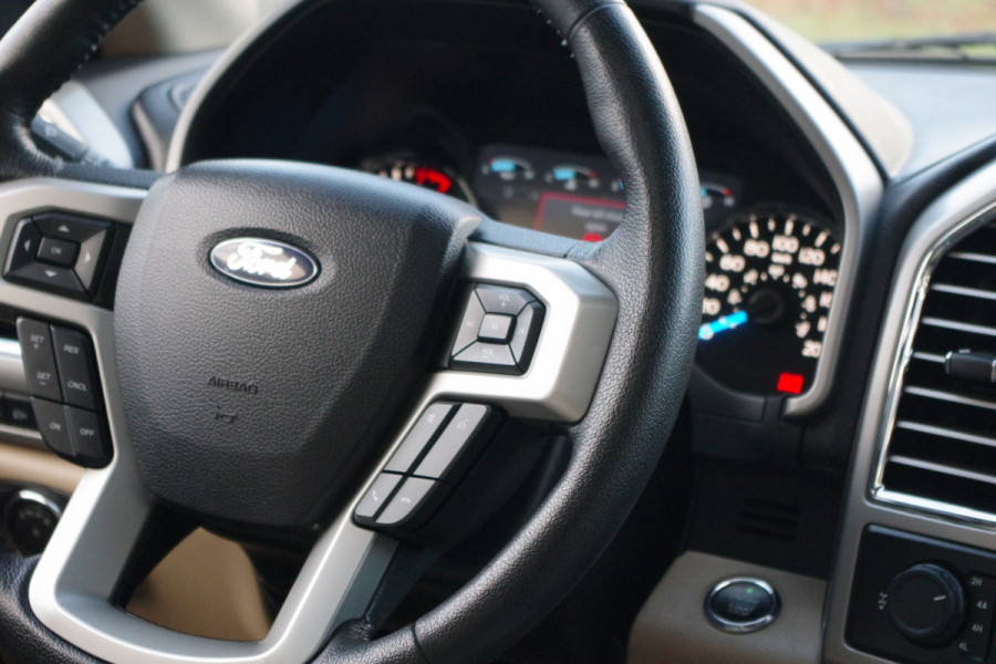 Ford USA F-150 3.5 V6 Ecoboost 370 PK SuperCrew, Trekhaak, Panoramadak, Stoelkoeling + -Verwarming, Leder