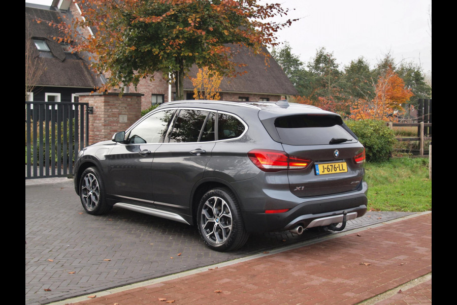 BMW X1 xDrive25e eDrive Edition | Head-Up Display | Harman Kardon | Apple Carplay | Sfeerverlichting | Trekhaak |