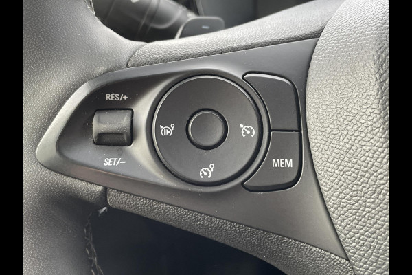Opel Corsa 1.2 Level 3 | Two-tone | Camera | Apple Carplay & Android auto