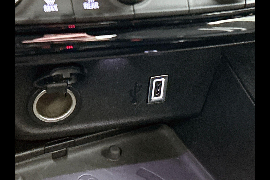 Opel Corsa 1.2 Turbo 136pk Hybrid GS Auto. Navigatie Apple Carplay/ Android Auto Camera Parkeersensoren Cruise Control Stoel- en stuurverwarming Airco Lichtmetalen velgen Getinte ramen