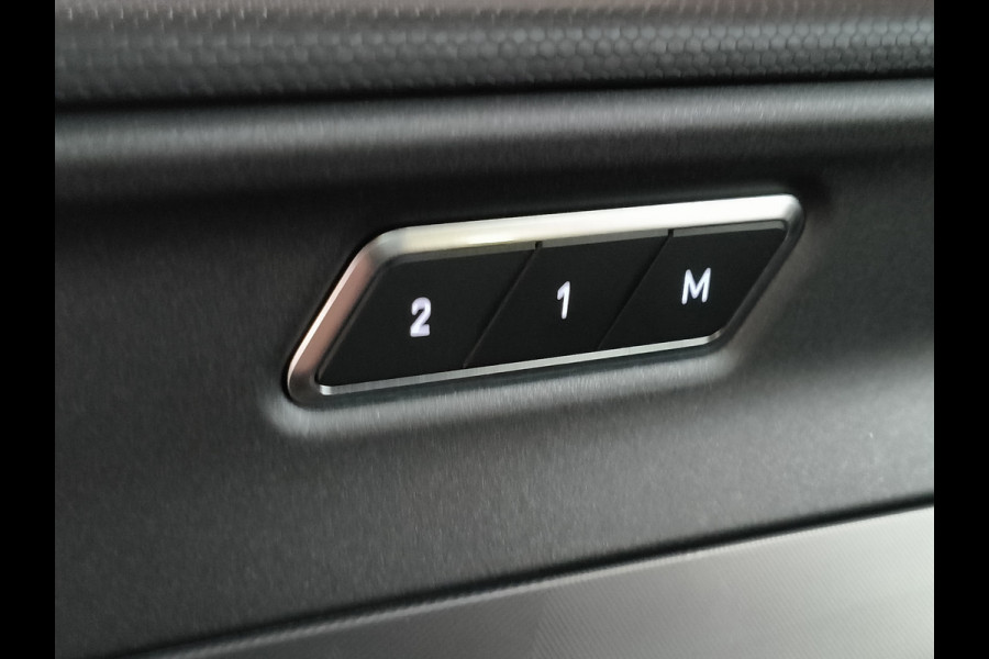 Lynk & Co 01 1.5 261PK Plug-in Hybrid * 360* camera Pano/dak Apple/Carplay Adaptive/Cruise Rijklaar + Fabrieksgarantie Henk Jongen Auto's in Helmond,  al 50 jaar service zoals 't hoort!