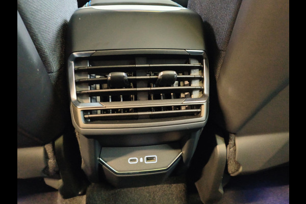 Lynk & Co 01 1.5 261PK Plug-in Hybrid * 360* camera Pano/dak Apple/Carplay Adaptive/Cruise Rijklaar + Fabrieksgarantie Henk Jongen Auto's in Helmond,  al 50 jaar service zoals 't hoort!