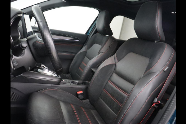 Renault Arkana 1.6 E-Tech Hybrid 145 R.S. Line | Panoramadak | Trekhaak | 360 Camera | Adaptive cruise | Stoelverwarming | Leder/Alcantara | Keyless | Full LED | Carplay | Park Assist | Stuurverwarming