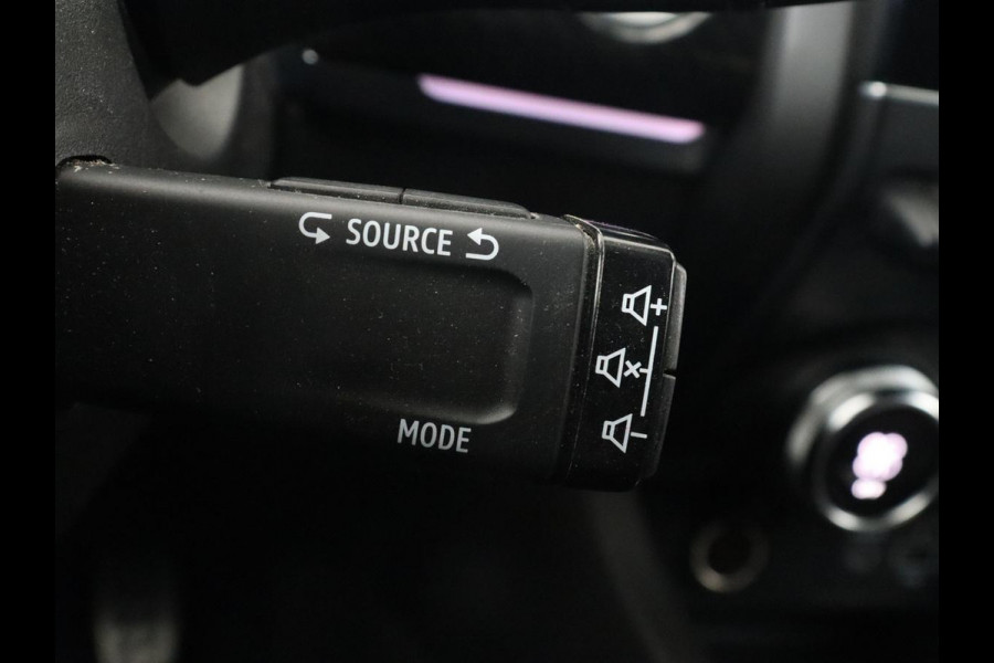 Renault Arkana 1.6 E-Tech Hybrid 145 R.S. Line | Panoramadak | Trekhaak | 360 Camera | Adaptive cruise | Stoelverwarming | Leder/Alcantara | Keyless | Full LED | Carplay | Park Assist | Stuurverwarming