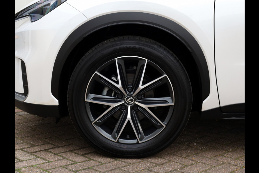 Lexus LBX Emotion 2WD | Tech Pack | Leder | El achterklep | Dodehoek