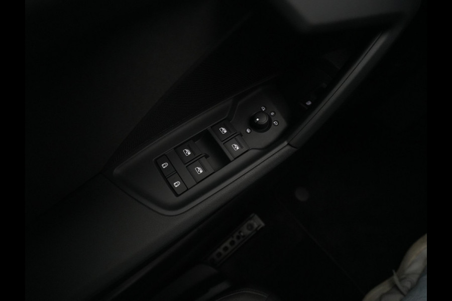 Audi A3 Sportback 40 TFSI e 204pk Edition Navigatie Pdc Acc Stoelverwarming Carplay 294