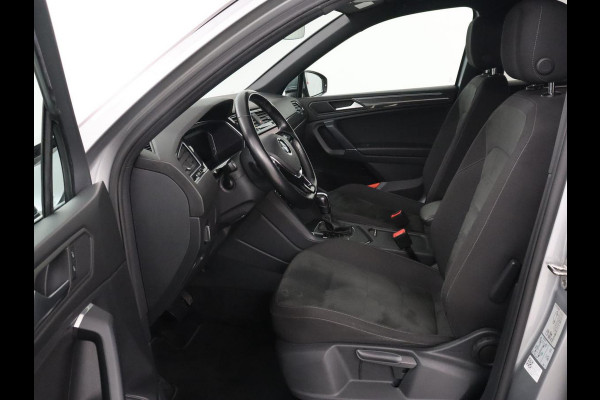 Volkswagen Tiguan Allspace 1.5 TSI R Line 7-persoons | Carplay | Adaptive cruise | 19'' | Navigatie | Camera | Virtual Cockpit | Full LED | Keyless | Park Assist | DAB | Climate control