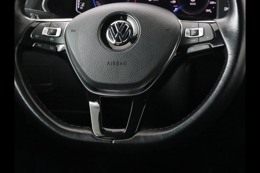 Volkswagen Tiguan Allspace 1.5 TSI R Line 7-persoons | Carplay | Adaptive cruise | 19'' | Navigatie | Camera | Virtual Cockpit | Full LED | Keyless | Park Assist | DAB | Climate control