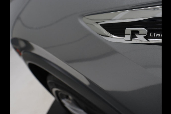 Volkswagen Tiguan Allspace 1.5 TSI R Line 7-persoons | Carplay | Adaptive cruise | 19'' | Navigatie | Camera | Virtual Cockpit | Full LED | Keyless | Park Assist | DAB | Climate control