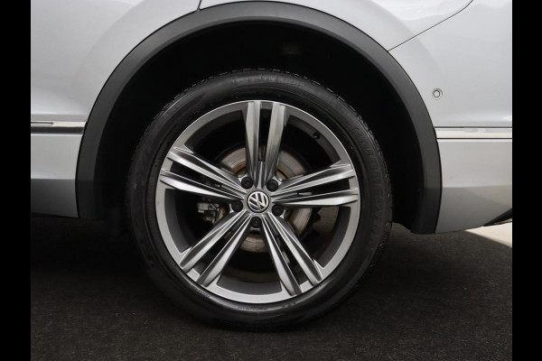 Volkswagen Tiguan Allspace 1.5 TSI R Line 7-persoons | Carplay | Adaptive cruise | 19'' | Navigatie | Camera | Virtual Cockpit | Full LED | Keyless | Park Assist | DAB | Climate control