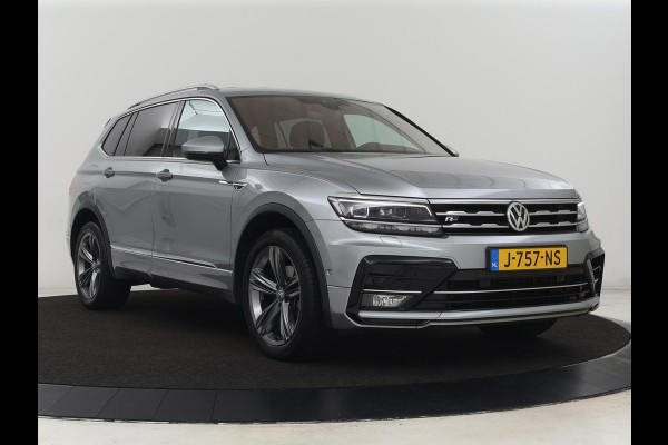 Volkswagen Tiguan Allspace 1.5 TSI R Line 7-persoons | Carplay | Adaptive cruise | 19'' | Navigatie | Camera | Virtual Cockpit | Full LED | Keyless | Park Assist | DAB | Climate control