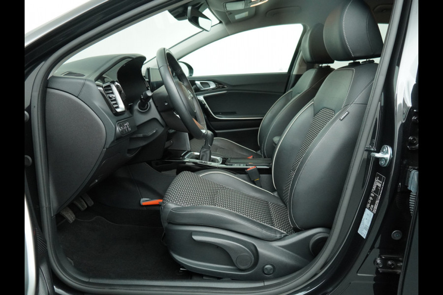 Kia Ceed Sportswagon 1.5 T-GDi DynamicPlusLine - Lichtmetalen Velgen - Stoel/Stuurverwarming - LED Koplampen - Navigatie - Fabrieksgarantie Tot 2031