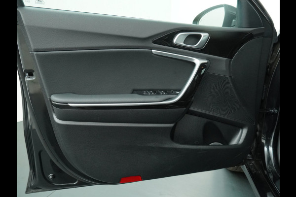 Kia Ceed Sportswagon 1.5 T-GDi DynamicPlusLine - Lichtmetalen Velgen - Stoel/Stuurverwarming - LED Koplampen - Navigatie - Fabrieksgarantie Tot 2031