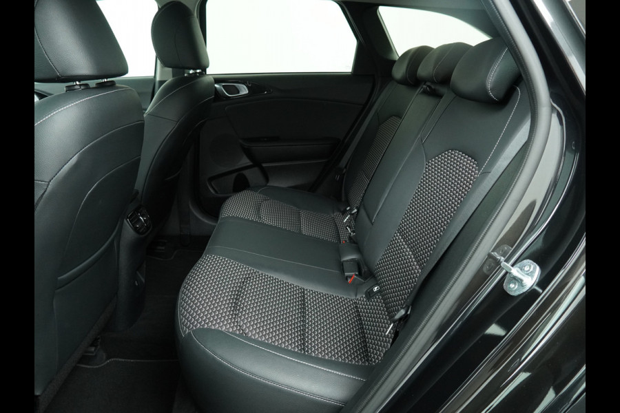 Kia Ceed Sportswagon 1.5 T-GDi DynamicPlusLine - Lichtmetalen Velgen - Stoel/Stuurverwarming - LED Koplampen - Navigatie - Fabrieksgarantie Tot 2031