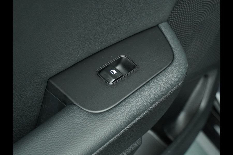 Kia Ceed Sportswagon 1.5 T-GDi DynamicPlusLine - Lichtmetalen Velgen - Stoel/Stuurverwarming - LED Koplampen - Navigatie - Fabrieksgarantie Tot 2031