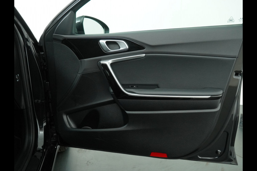 Kia Ceed Sportswagon 1.5 T-GDi DynamicPlusLine - Lichtmetalen Velgen - Stoel/Stuurverwarming - LED Koplampen - Navigatie - Fabrieksgarantie Tot 2031