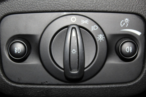 Ford Kuga 1.5-182pk EcoBoost ST-Line AWD-AUTOMAAT. Ideale caravantrekker: vierwielaangedreven automaat, trekgewicht 1.850kg ! Autm. airco dual, adapt. cruise cntrl, navigatie, telefoonvoorb., stoel- en voorraamverw., bi-xenon verl., lm wielen, camera, pdc v+a, Sony soundsyst., side- en laneassist etc.