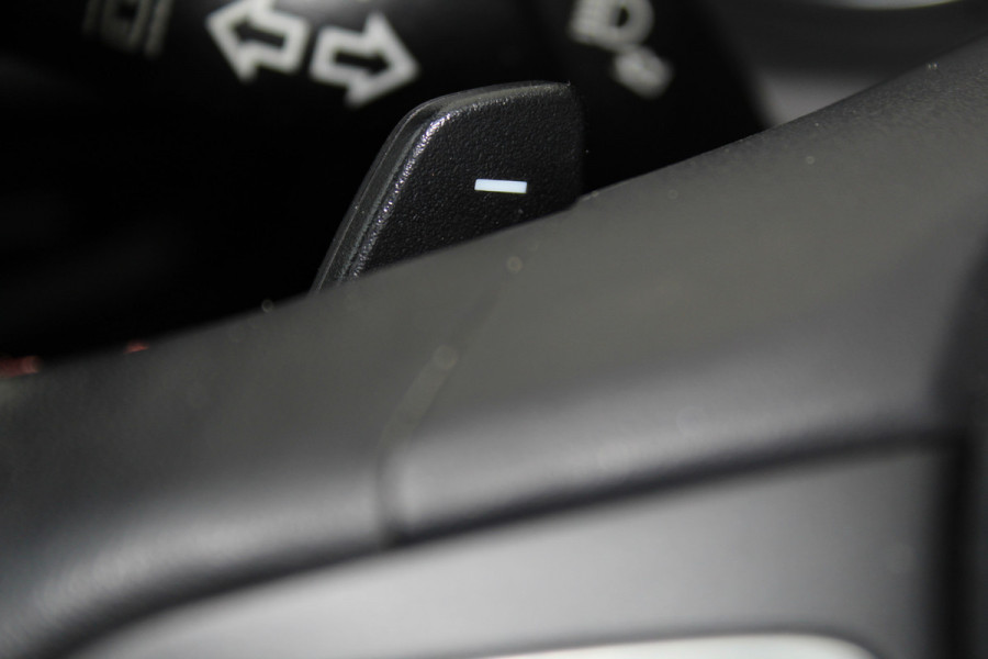 Ford Kuga 1.5-182pk EcoBoost ST-Line AWD-AUTOMAAT. Ideale caravantrekker: vierwielaangedreven automaat, trekgewicht 1.850kg ! Autm. airco dual, adapt. cruise cntrl, navigatie, telefoonvoorb., stoel- en voorraamverw., bi-xenon verl., lm wielen, camera, pdc v+a, Sony soundsyst., side- en laneassist etc.