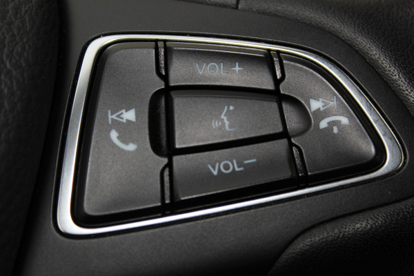 Ford Kuga 1.5-182pk EcoBoost ST-Line AWD-AUTOMAAT. Ideale caravantrekker: vierwielaangedreven automaat, trekgewicht 1.850kg ! Autm. airco dual, adapt. cruise cntrl, navigatie, telefoonvoorb., stoel- en voorraamverw., bi-xenon verl., lm wielen, camera, pdc v+a, Sony soundsyst., side- en laneassist etc.